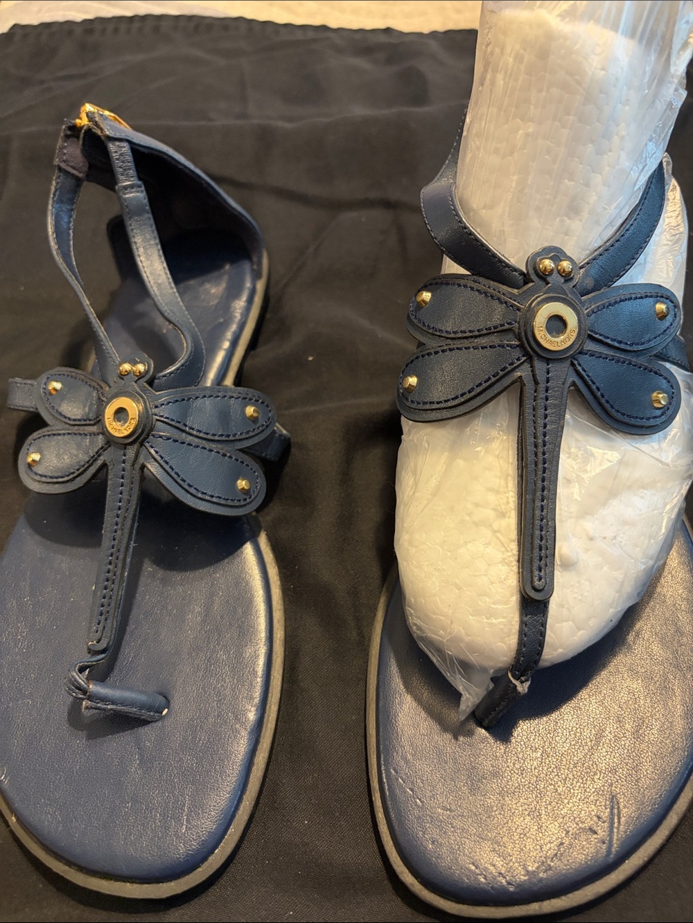 Michael Kors Women’s Navy Flower T-Strap Sandals Size 8